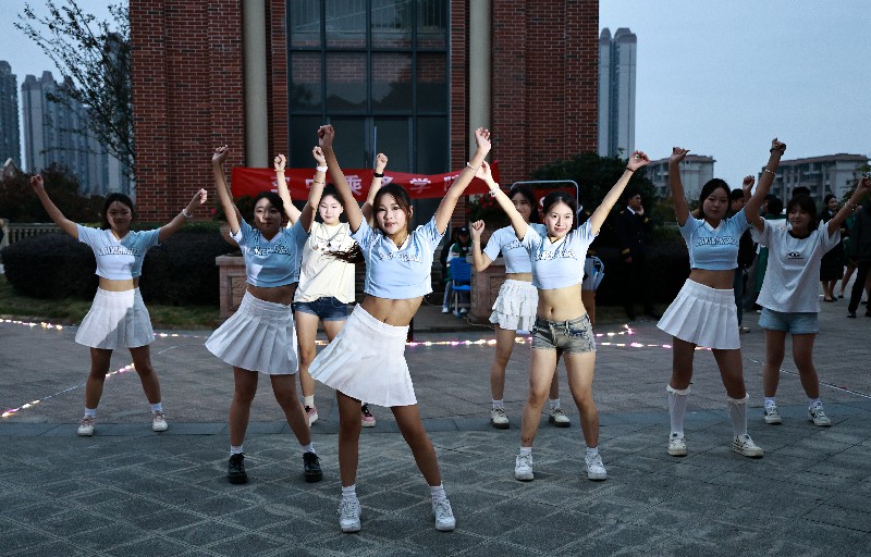 1764164808493574.jpg IL3A0158.jpg